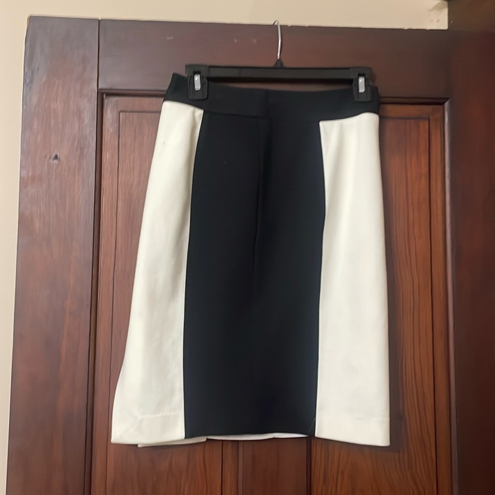 White house black market black and white pencil skirt